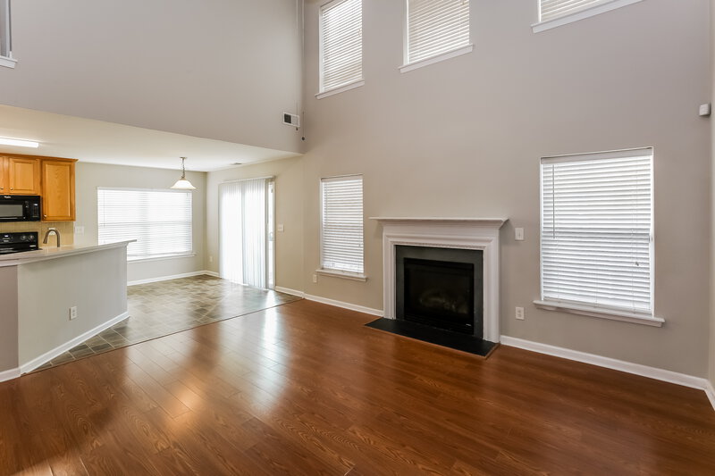 2,045/Mo, 926 Marthas View Dr Huntersville, NC 28078 Living Room View 3