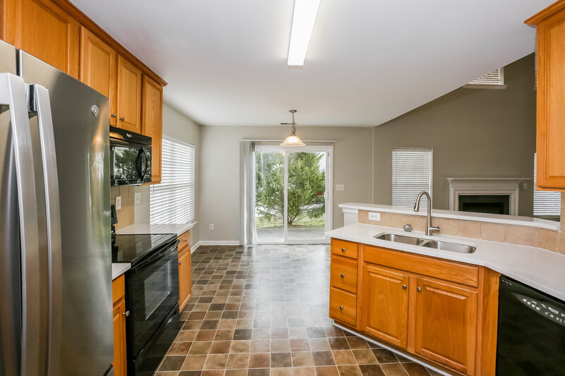 2,045/Mo, 926 Marthas View Dr Huntersville, NC 28078 Kitchen View