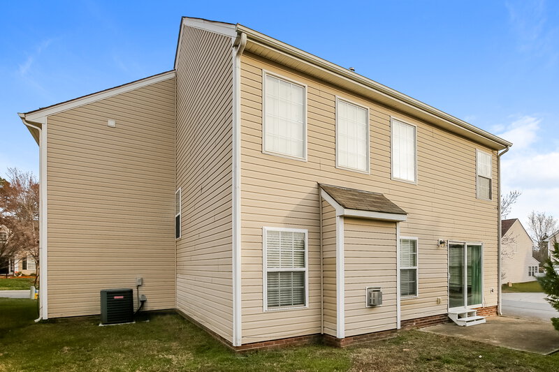 2,045/Mo, 926 Marthas View Dr Huntersville, NC 28078 Rear View