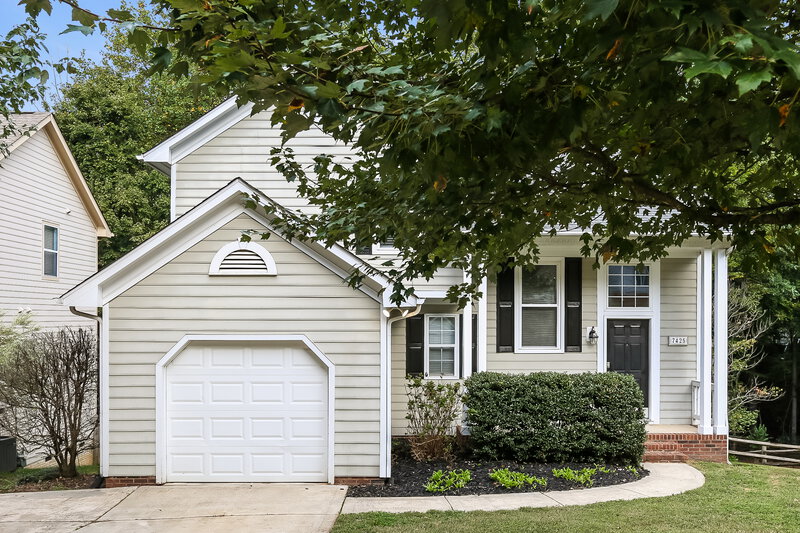 2,070/Mo, 7425 Hubbard Woods Rd Charlotte, NC 28269 External View