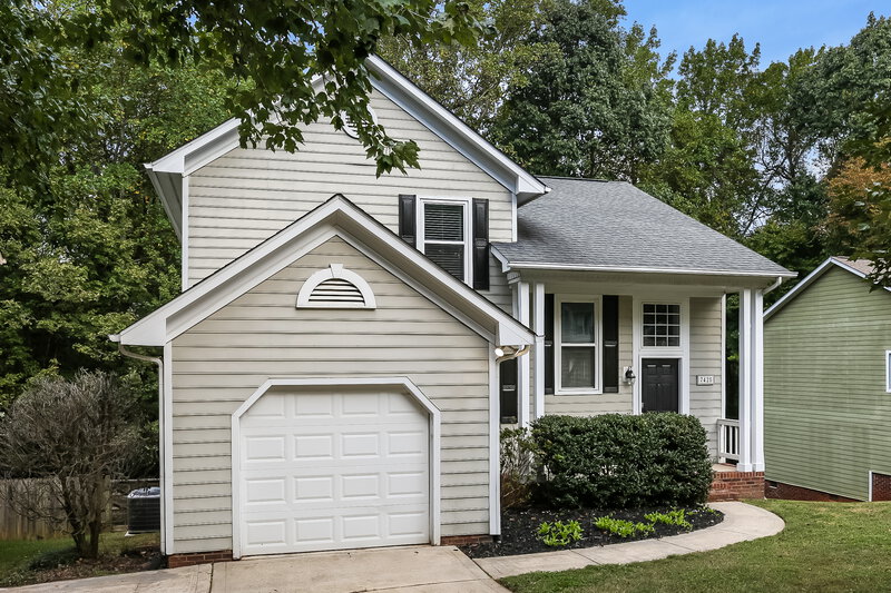 2,070/Mo, 7425 Hubbard Woods Rd Charlotte, NC 28269 Front View