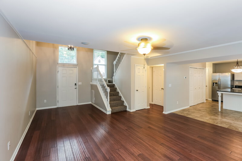 2,070/Mo, 7425 Hubbard Woods Rd Charlotte, NC 28269 Living Room View 2