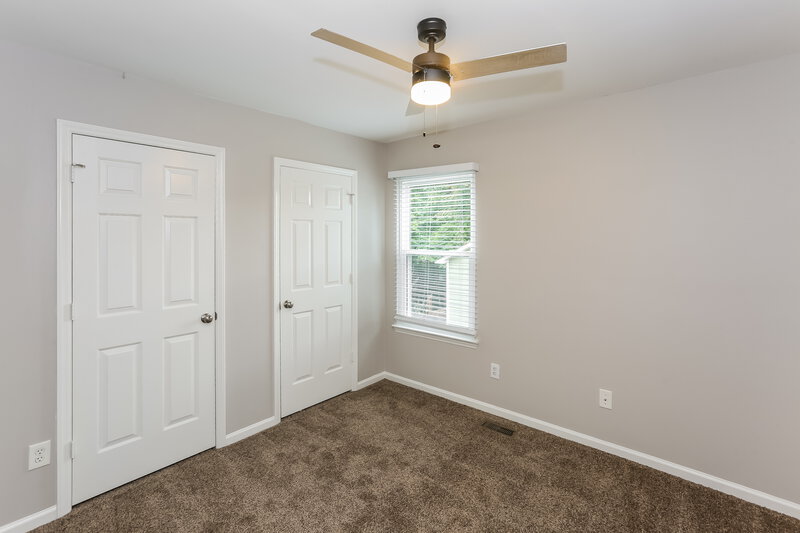 2,070/Mo, 7425 Hubbard Woods Rd Charlotte, NC 28269 Bedroom View