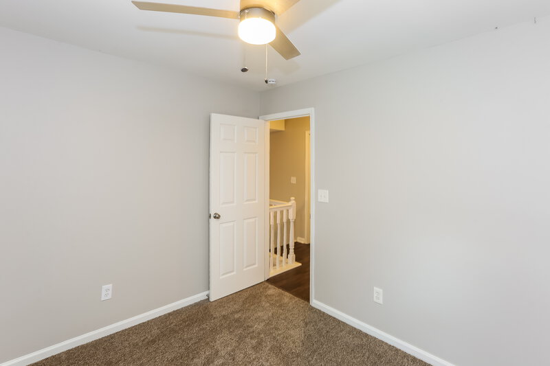 2,070/Mo, 7425 Hubbard Woods Rd Charlotte, NC 28269 Bedroom View 2