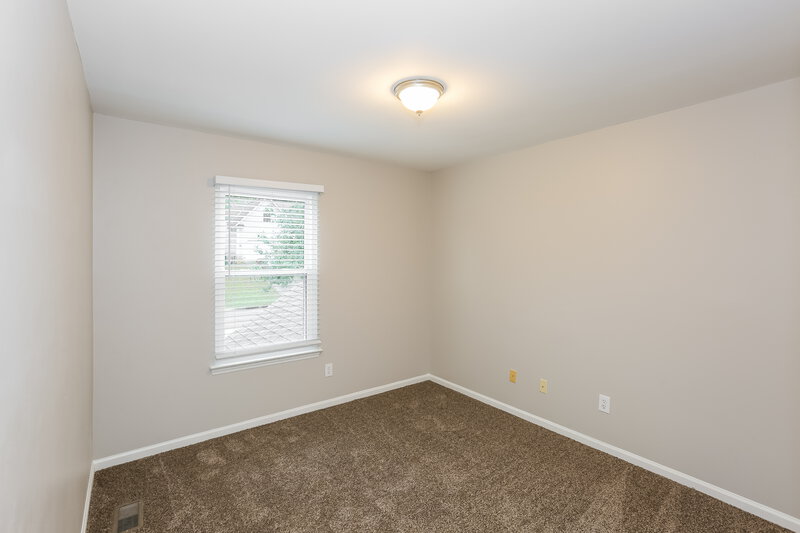 2,070/Mo, 7425 Hubbard Woods Rd Charlotte, NC 28269 Bedroom View 3