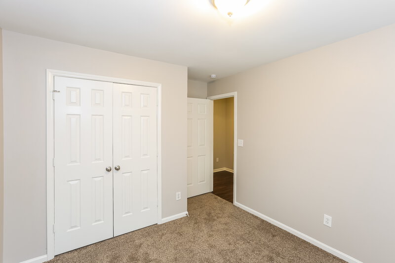 2,070/Mo, 7425 Hubbard Woods Rd Charlotte, NC 28269 Bedroom View 4