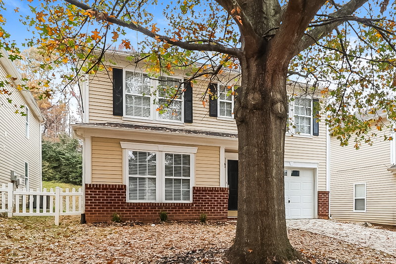 1,935/Mo, 2011 Dunsmore Ln Waxhaw, NC 28173 Front View