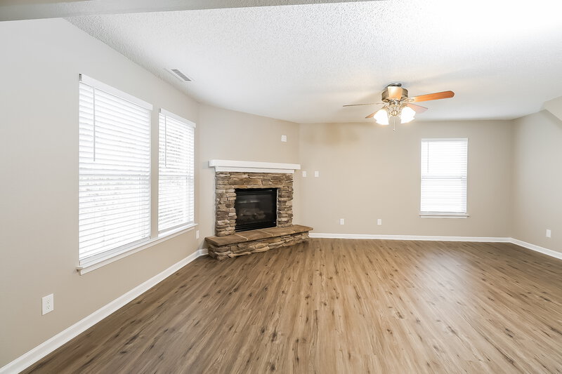 1,935/Mo, 2011 Dunsmore Ln Waxhaw, NC 28173 Family Room View 2