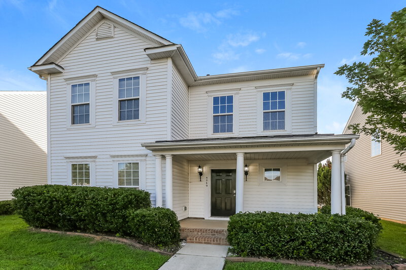 2,180/Mo, 5049 Prosperity Ridge Rd Charlotte, NC 28269 Front View