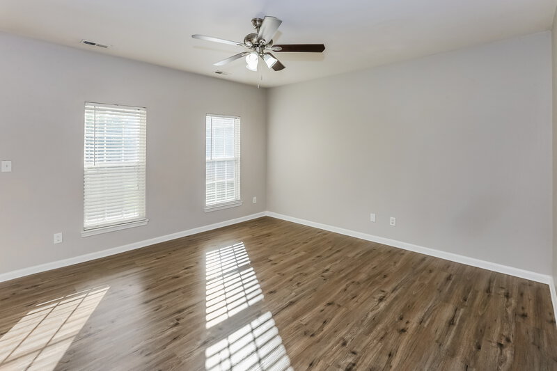2,180/Mo, 5049 Prosperity Ridge Rd Charlotte, NC 28269 Living Room View 2