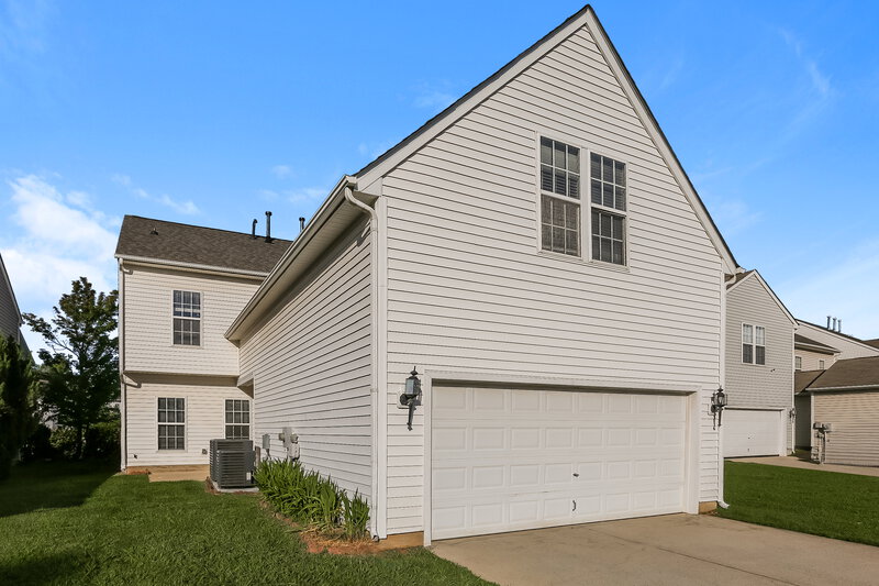 2,180/Mo, 5049 Prosperity Ridge Rd Charlotte, NC 28269 Rear View 2