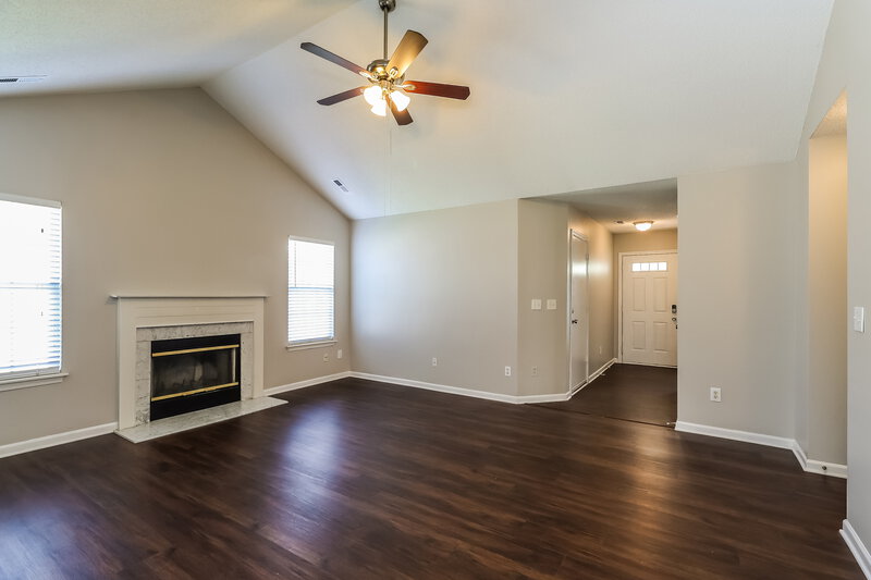 1,890/Mo, 8303 Hornwood Ct Charlotte, NC 28215 Living Room View
