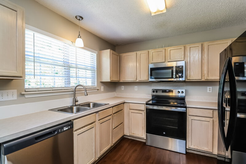 1,890/Mo, 8303 Hornwood Ct Charlotte, NC 28215 Kitchen View