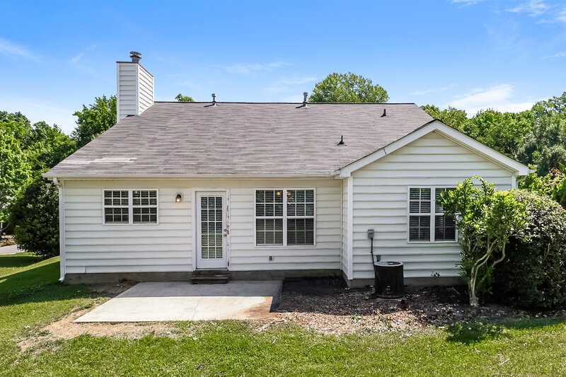 1,890/Mo, 8303 Hornwood Ct Charlotte, NC 28215 Rear View