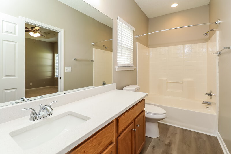 1,865/Mo, 168 Devon Forest Dr Mooresville, NC 28115 Main Bathroom View