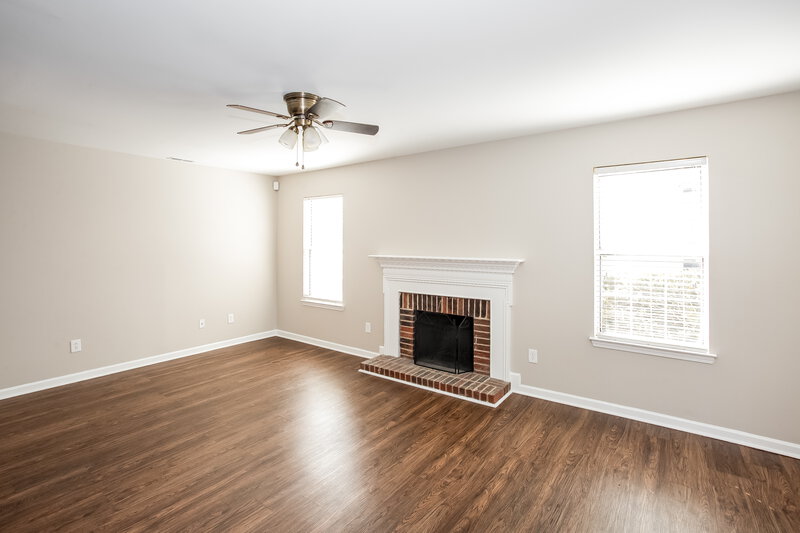 2,210/Mo, 1516 Gordon Walters Dr Charlotte, NC 28213 Living Room View 2