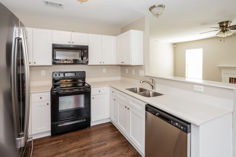 2,210/Mo, 1516 Gordon Walters Dr Charlotte, NC 28213 Kitchen View