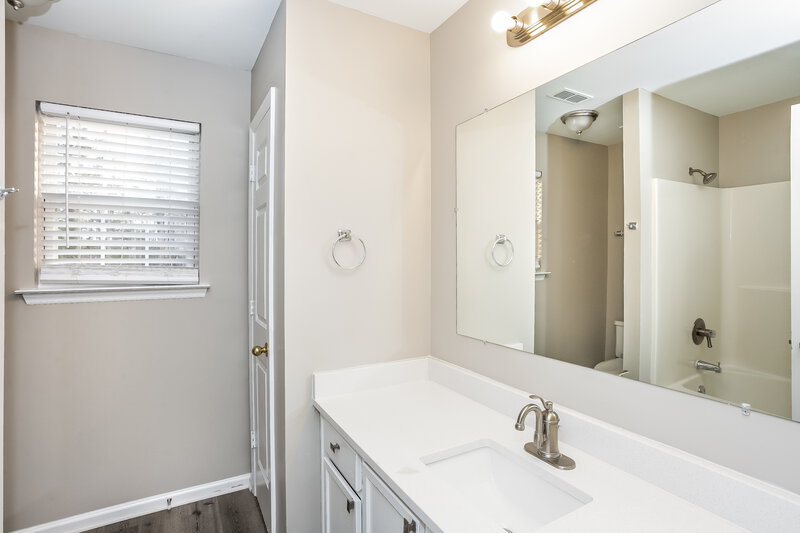 2,280/Mo, 1702 Cottage Creek Rd Indian Trail, NC 28079 Main Bathroom View