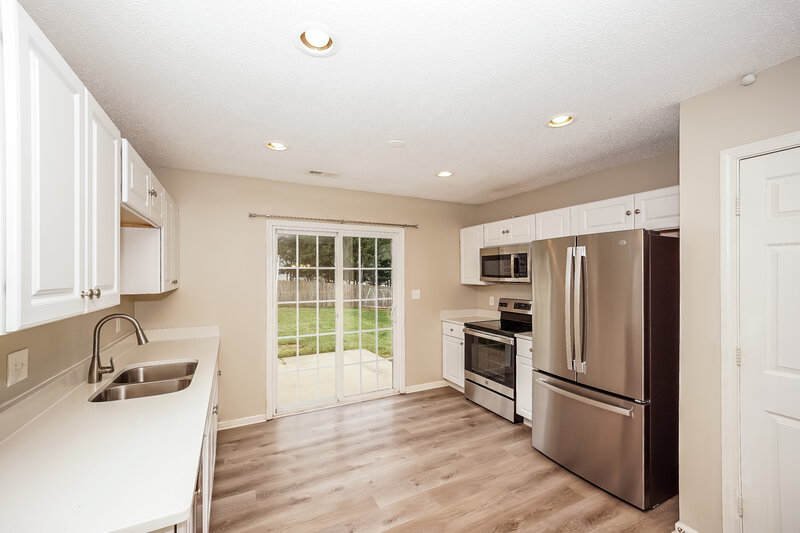 2,290/Mo, 9530 Bradstreet Commons Way Charlotte, NC 28215 Kitchen View