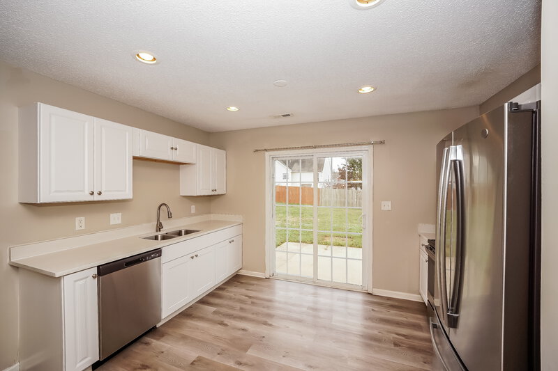 2,290/Mo, 9530 Bradstreet Commons Way Charlotte, NC 28215 Kitchen View 2