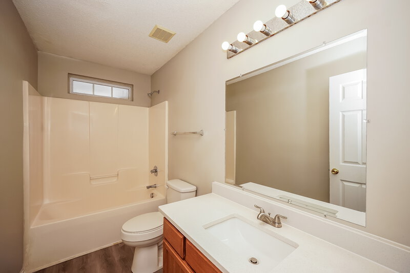 2,290/Mo, 9530 Bradstreet Commons Way Charlotte, NC 28215 Bathroom View