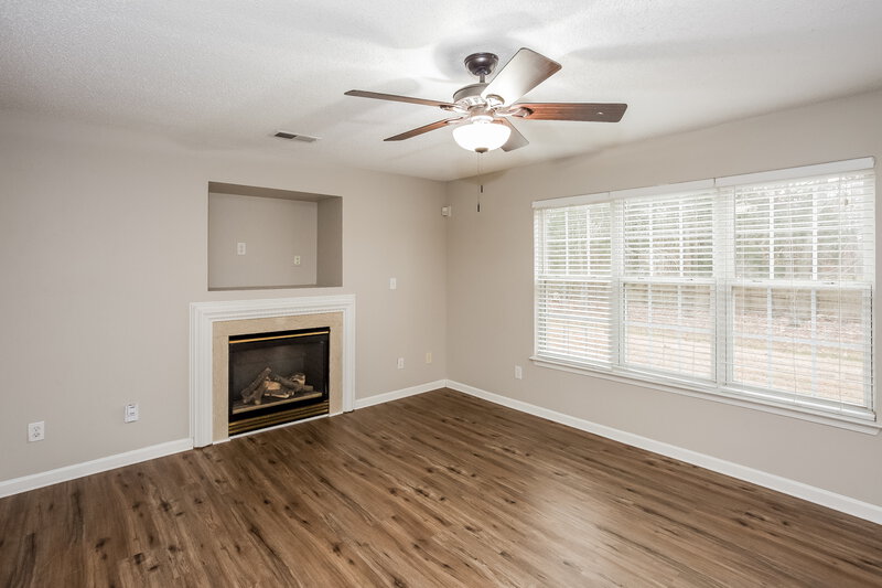 1,830/Mo, 2112 Highland Park Dr Charlotte, NC 28269 Living Room View