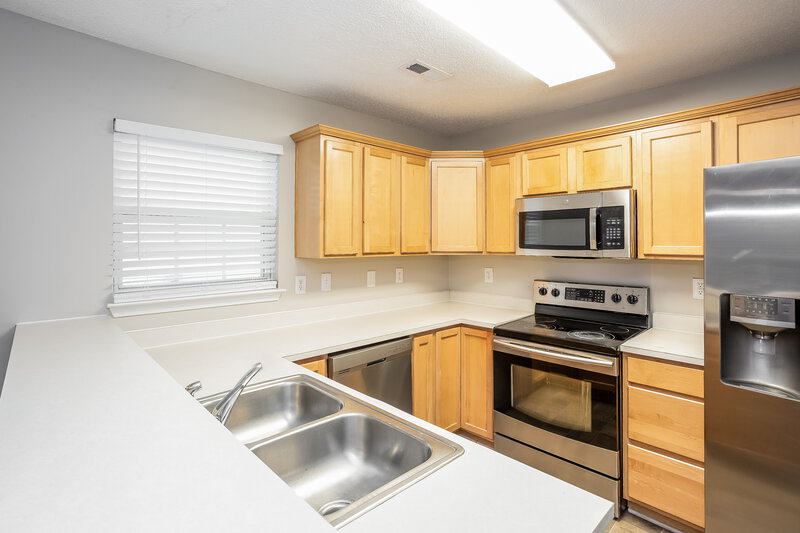 1,830/Mo, 2112 Highland Park Dr Charlotte, NC 28269 Kitchen View