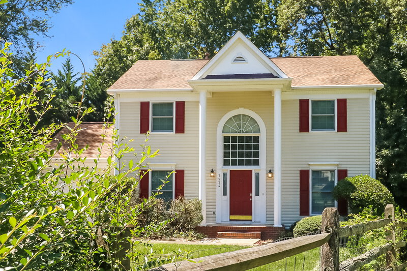 1,900/Mo, 7524 Heronwood Ln Charlotte, NC 28227 Front View