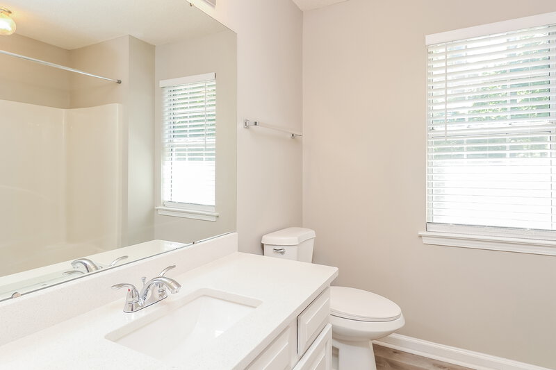 1,900/Mo, 7524 Heronwood Ln Charlotte, NC 28227 Main Bathroom View