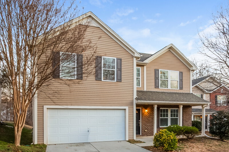 2,390/Mo, 4315 Houldsworth Dr Charlotte, NC 28213 Front View