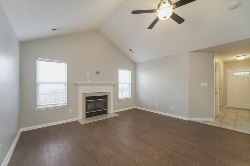 1,655/Mo, 10416 Battle Ct Charlotte, NC 28215 Living Room View 2