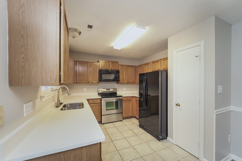 1,655/Mo, 10416 Battle Ct Charlotte, NC 28215 Kitchen View 2