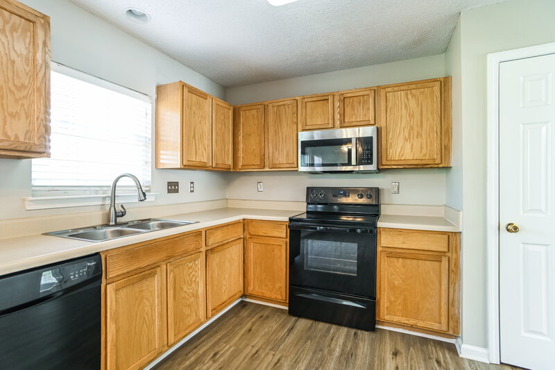 2,060/Mo, 426 Havenbrook Way NW Concord, NC 28027 Kitchen View 2