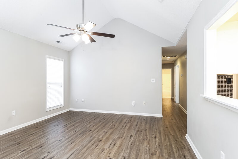 2,125/Mo, 310 Tamarack Dr Matthews, NC 28104 Living Room View 2