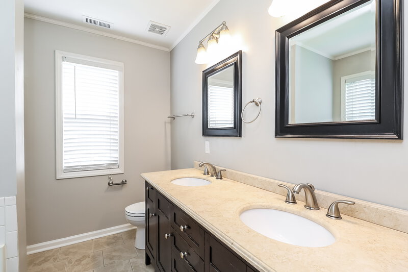 2,125/Mo, 310 Tamarack Dr Matthews, NC 28104 Main Bathroom View