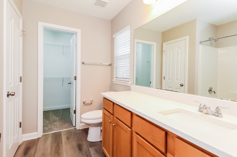 1,855/Mo, 6403 Wedron Ct Charlotte, NC 28216 Main Bathroom View