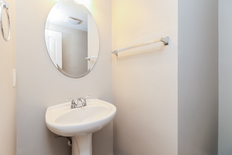 1,855/Mo, 6403 Wedron Ct Charlotte, NC 28216 Bathroom View 2