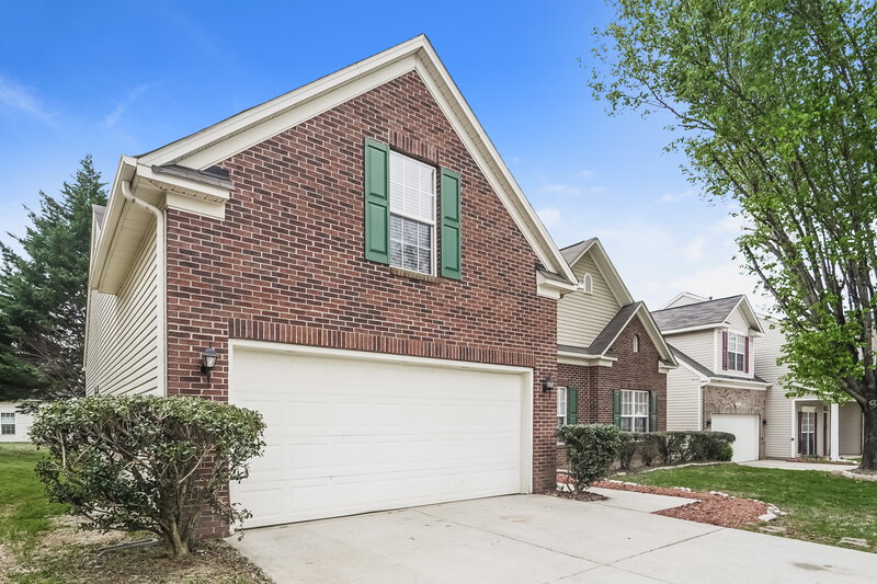 2,230/Mo, 4305 David Cox Rd Charlotte, NC 28269 Front View