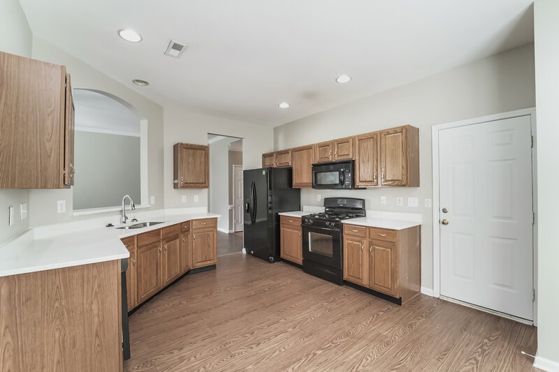 2,230/Mo, 4305 David Cox Rd Charlotte, NC 28269 Kitchen View