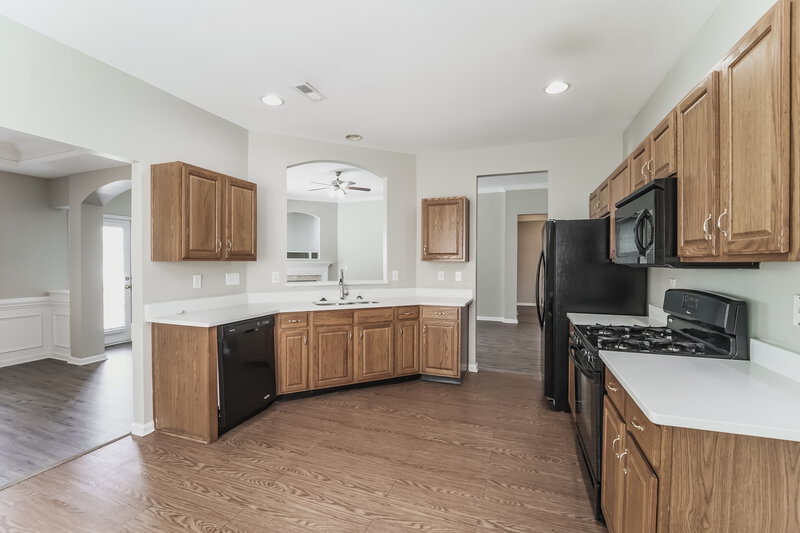 2,230/Mo, 4305 David Cox Rd Charlotte, NC 28269 Kitchen View 2