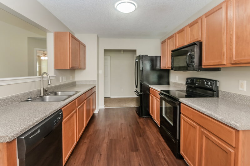 1,965/Mo, 10606 Pickerel Ln Charlotte, NC 28213 Kitchen View