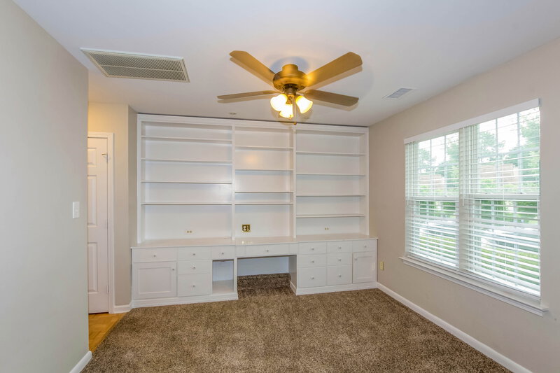 1,830/Mo, 6507 Pepperbush Ct Charlotte, NC 28262 Living Room View