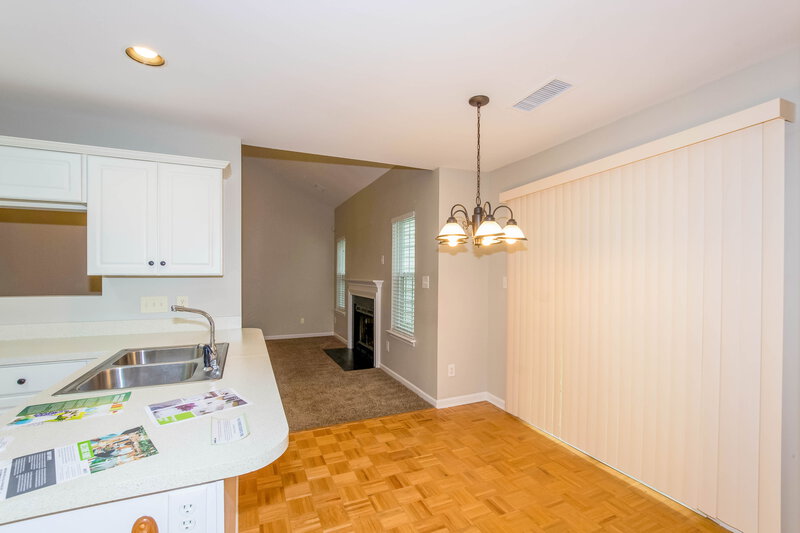 1,830/Mo, 6507 Pepperbush Ct Charlotte, NC 28262 Dining Room View 2