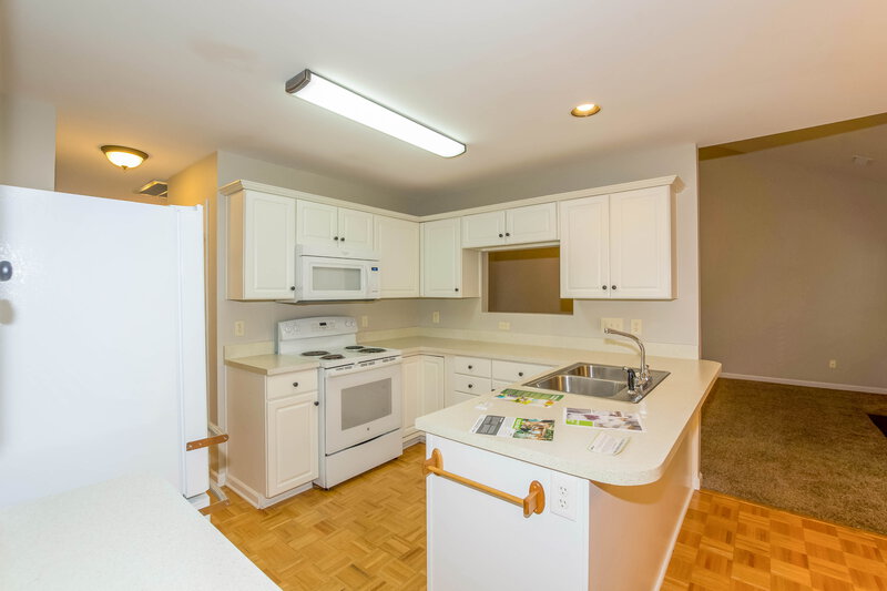1,830/Mo, 6507 Pepperbush Ct Charlotte, NC 28262 Kitchen View
