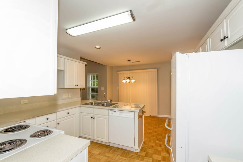1,830/Mo, 6507 Pepperbush Ct Charlotte, NC 28262 Kitchen View 2