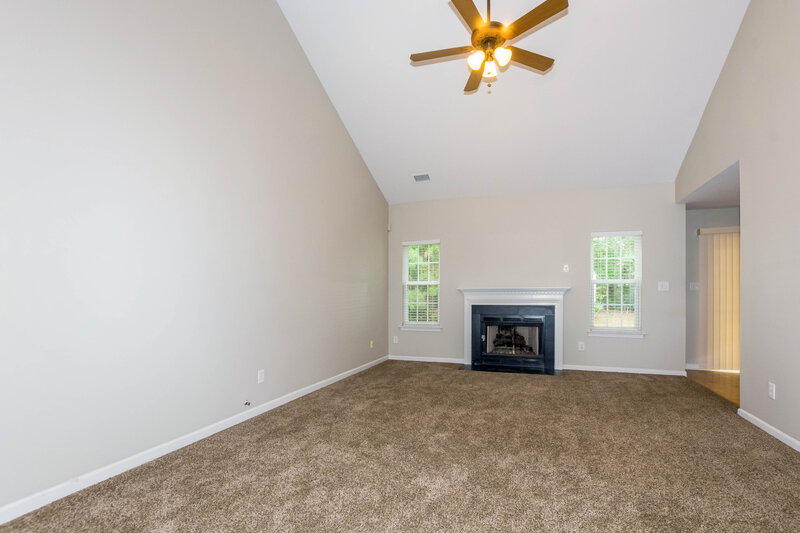 1,830/Mo, 6507 Pepperbush Ct Charlotte, NC 28262 Family Room View 2