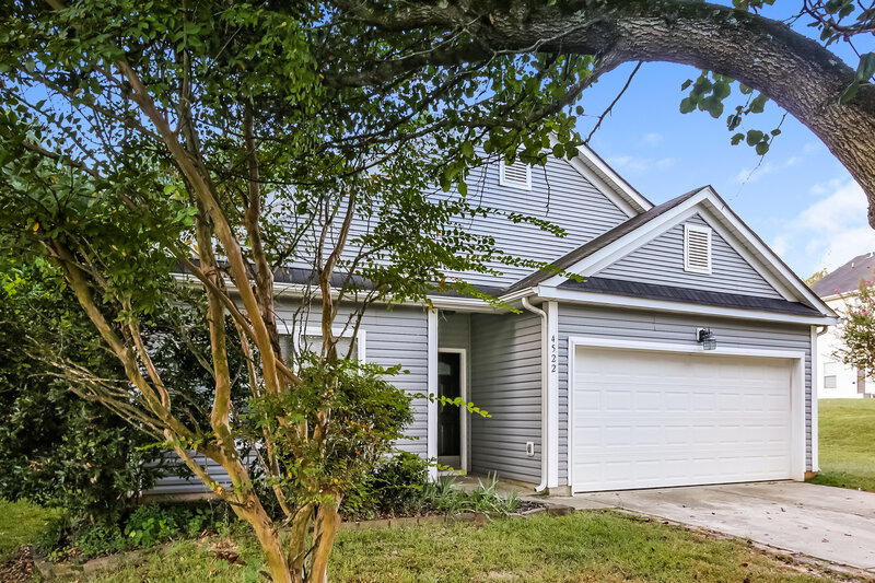 1,850/Mo, 4522 Potters Glen Rd Charlotte, NC 28269 Front View 2