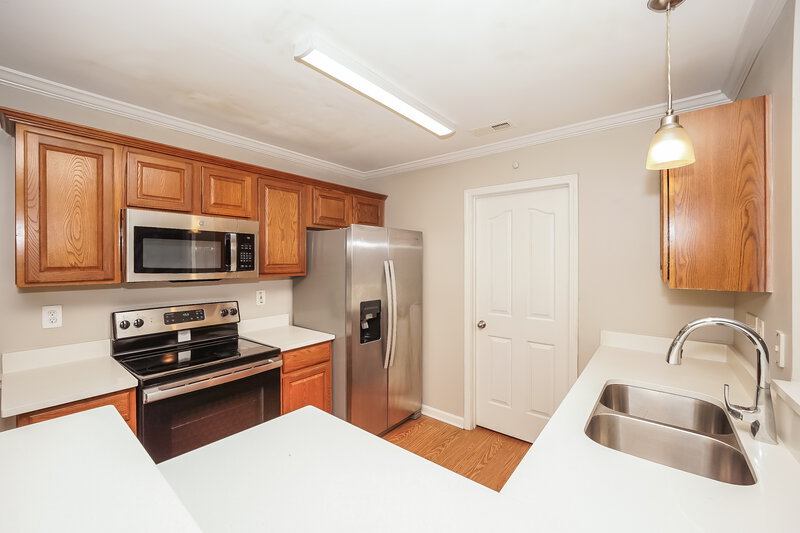 1,905/Mo, 523 Mountain Quail Dr Charlotte, NC 28216 Kitchen View 2