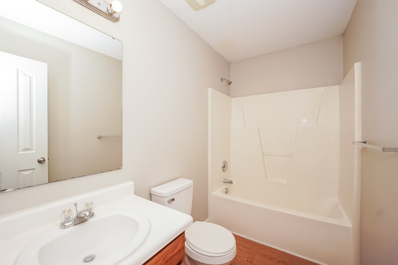 1,905/Mo, 523 Mountain Quail Dr Charlotte, NC 28216 Bathroom View
