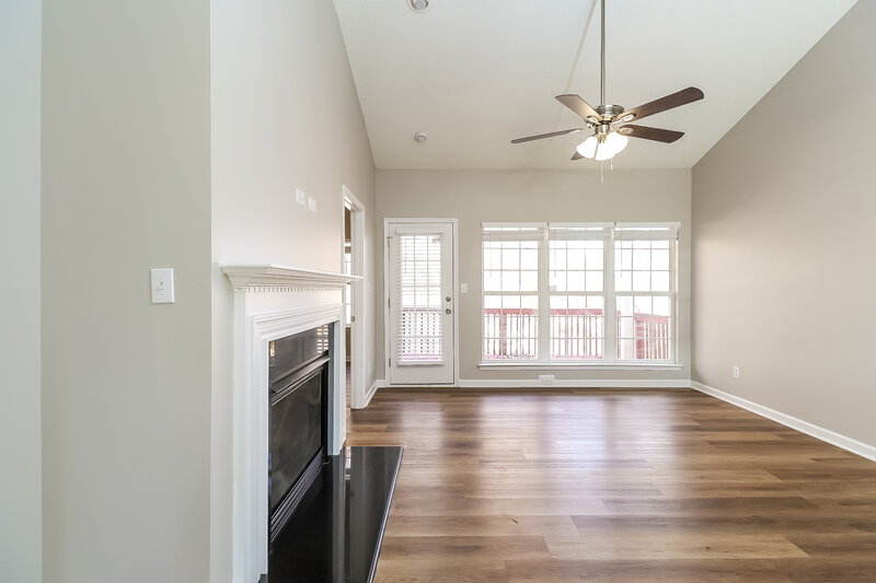 1,765/Mo, 197 Everett Park Dr Mooresville, NC 28115 Living Room View 2